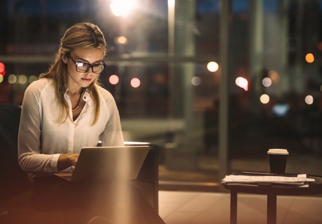 lady on laptop